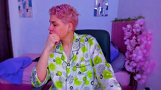 Charlee pink online show from 12/16/25, 04:55