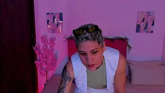 Charlee pink online show from 10/24/25, 05:34