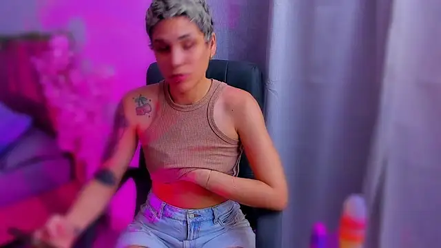 Charlee pink online show from 11/20/25, 03:40