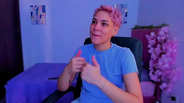 Charlee pink online show from 12/15/25, 07:52