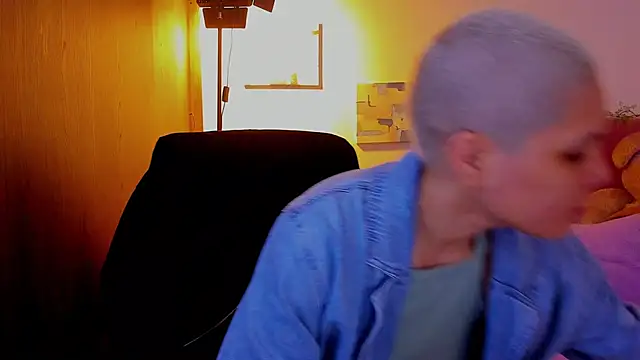 Charlee pink online show from 03/31/26, 03:36