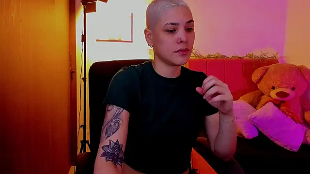 Charlee pink online show from 04/03/26, 06:58