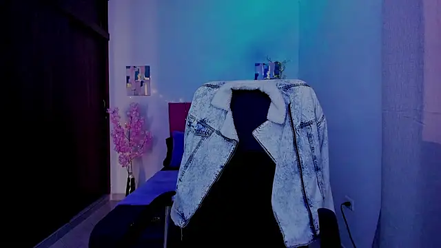 Charlee pink online show from 09/29/25, 02:23