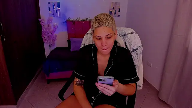 Charlee pink online show from 10/07/25, 03:02