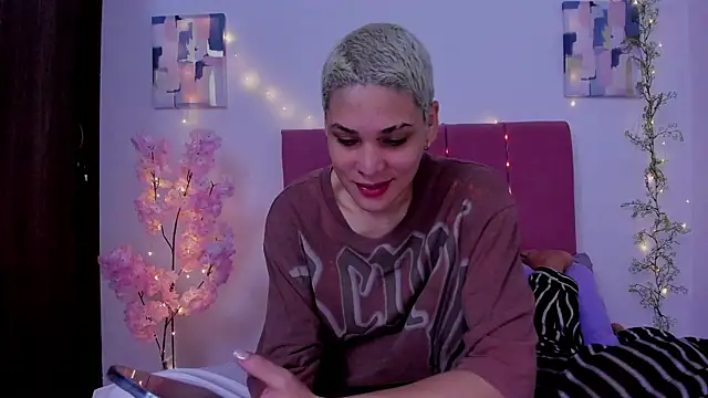 Charlee pink online show from 09/18/25, 02:47