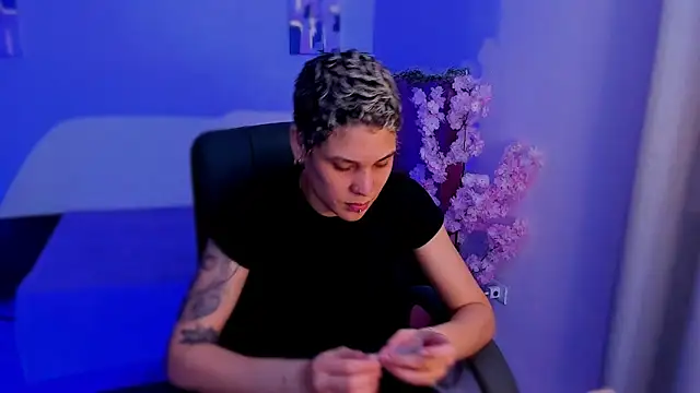 Charlee pink online show from 11/27/25, 07:58