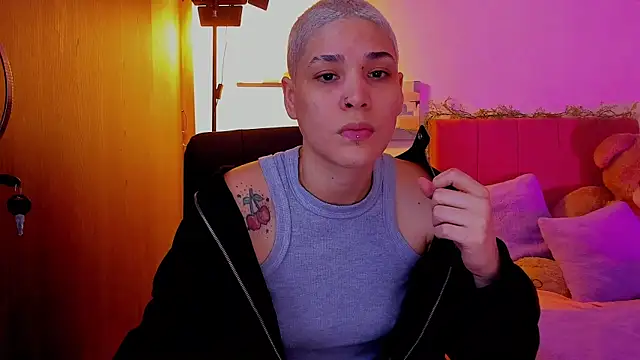 Charlee pink online show from 03/30/26, 08:32