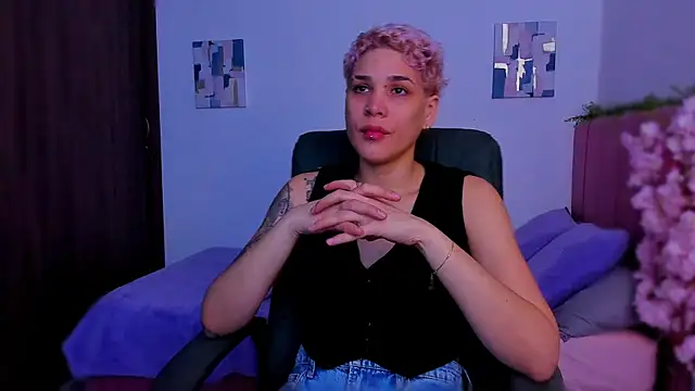 Charlee pink online show from 12/17/25, 05:01