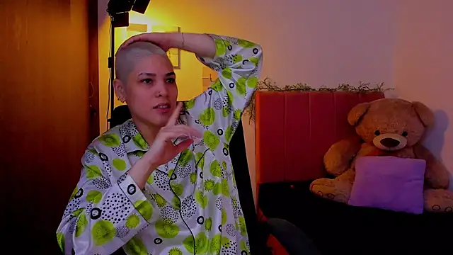 Charlee pink online show from 04/04/26, 01:39