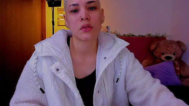 Charlee pink online show from 04/05/26, 02:57