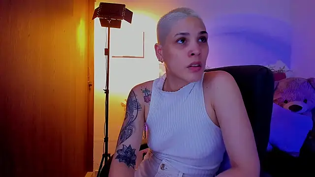 Charlee pink online show from 04/15/26, 10:32