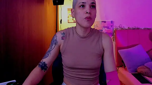 Charlee pink online show from 03/22/26, 08:32