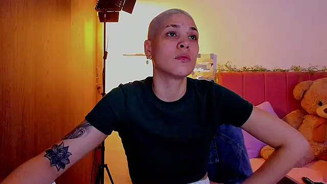 Charlee pink online show from 03/21/26, 08:24