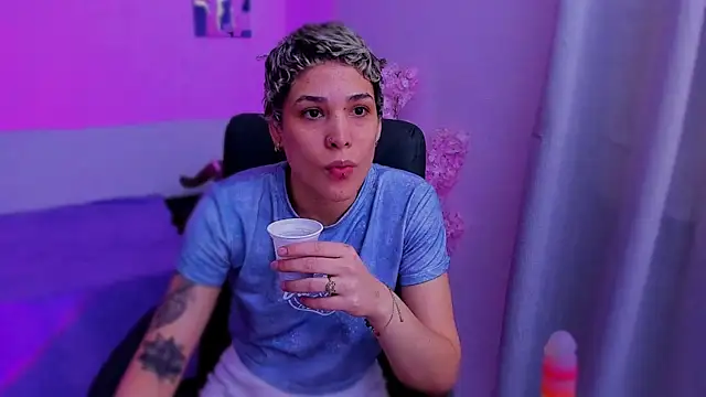 Charlee pink online show from 11/29/25, 07:58