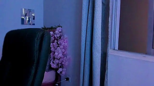 Charlee pink online show from 12/15/25, 07:03