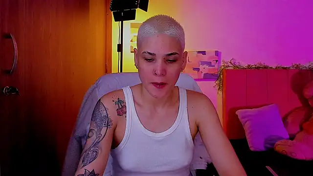 Charlee pink online show from 04/07/26, 12:18