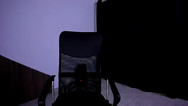 Charlee pink online show from 09/11/25, 02:00