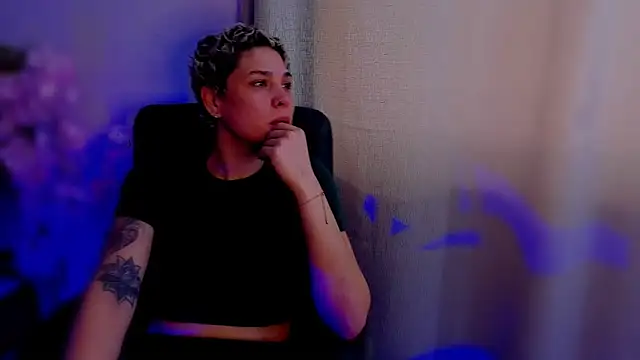 Charlee pink online show from 11/16/25, 06:01