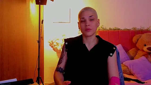 Charlee pink online show from 03/22/26, 08:27