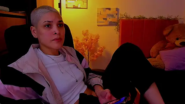 Charlee pink online show from 04/06/26, 05:08