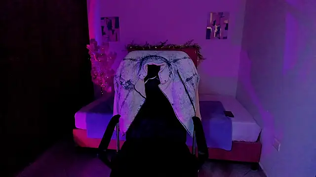 Charlee pink online show from 10/10/25, 02:07