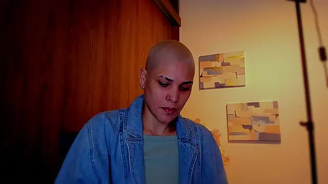 Charlee pink online show from 03/09/26, 07:06