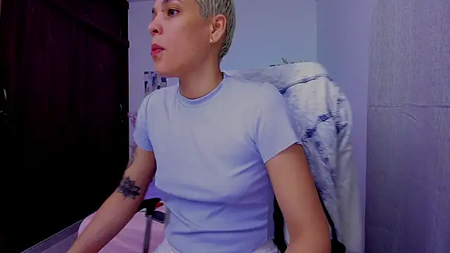 Charlee pink online show from 09/26/25, 01:34