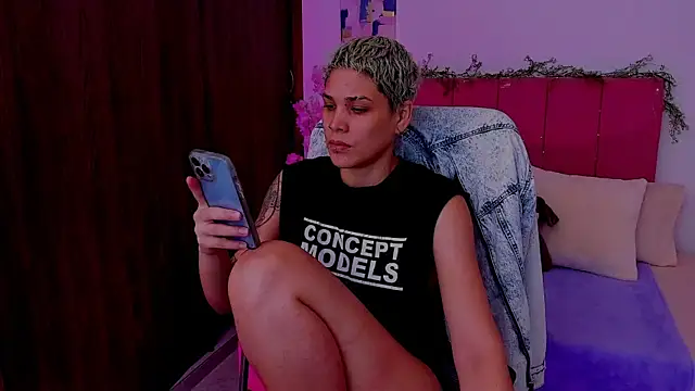 Charlee pink online show from 10/17/25, 07:15