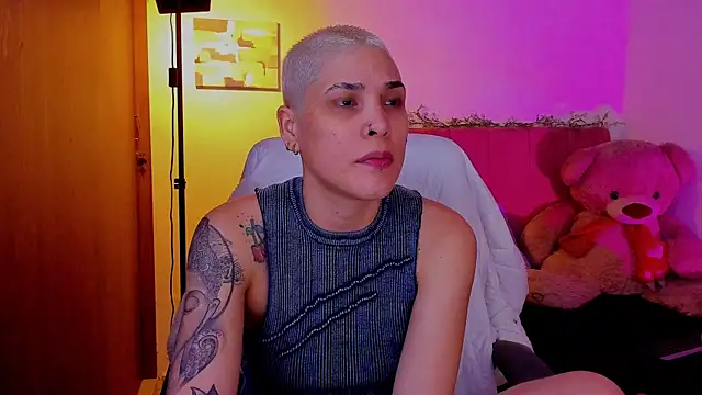 Charlee pink online show from 04/09/26, 06:19