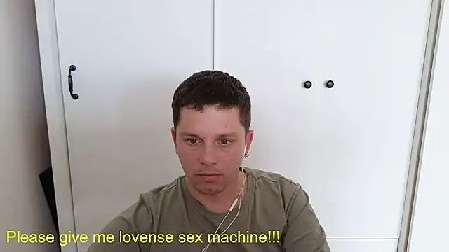 Snapshot of BigL0ve chatting on 04/19/26, 06:03 BigL0ve online show from 04/19/26, 06:03