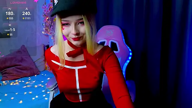 ElswythCovil online show from 02/14/25, 04:15