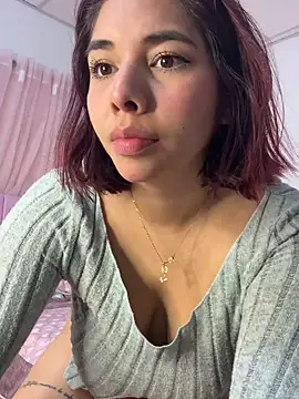 Snapshot of LucyMartelli chatting on 09/12/25, 11:21 LucyMartelli online show from 09/12/25, 11:21