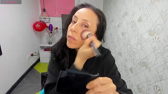 Snapshot of Abrillee1 chatting on 03/11/25, 11:44 Abrillee1 online show from 03/11/25, 11:44