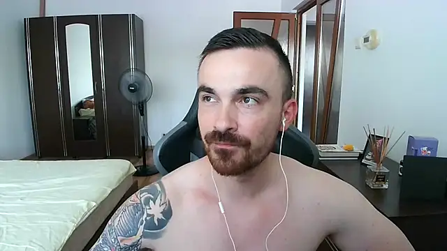 Snapshot of mu5clemania2 chatting on 06/30/26, 01:33 mu5clemania2 online show from 06/30/26, 01:33