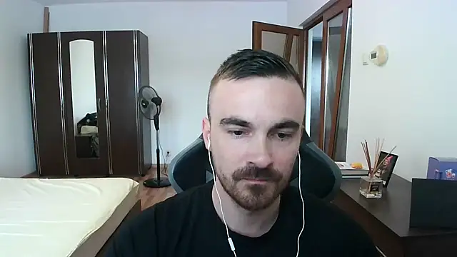 Snapshot of mu5clemania2 chatting on 07/11/26, 01:33 mu5clemania2 online show from 07/11/26, 01:33