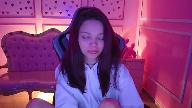 Snapshot of ailen_t chatting on 10/16/25, 10:01 ailen t online show from 10/16/25, 10:01