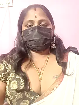 Snapshot of rithikka chatting on 01/08/26, 04:24 rithikka online show from 01/08/26, 04:24