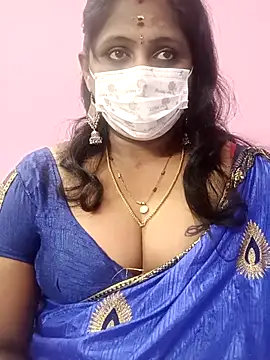 Snapshot of rithikka chatting on 11/27/25, 05:24 rithikka online show from 11/27/25, 05:24