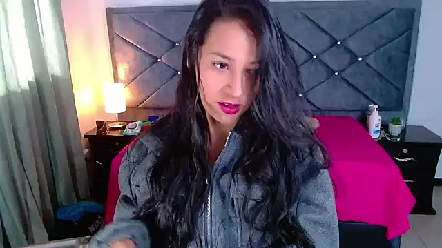Julietacollins06 online show from 09/10/25, 01:21