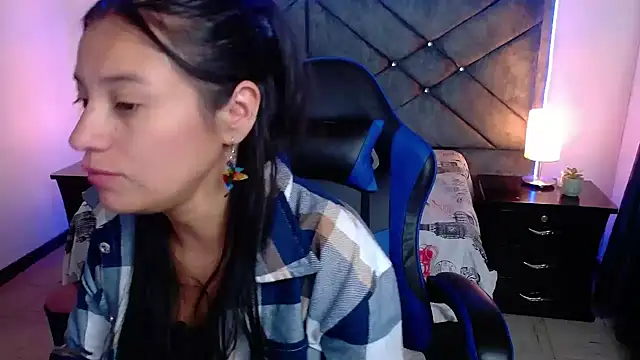 Snapshot of Julietacollins06 chatting on 12/03/25, 03:55 Julietacollins06 online show from 12/03/25, 03:55