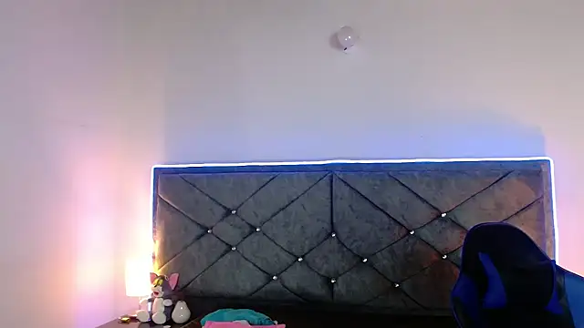 Snapshot of Julietacollins06 chatting on 11/10/25, 01:05 Julietacollins06 online show from 11/10/25, 01:05