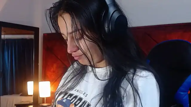 Julietacollins06 online show from 03/19/26, 01:44