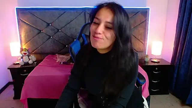 Snapshot of Julietacollins06 chatting on 11/06/25, 01:15 Julietacollins06 online show from 11/06/25, 01:15