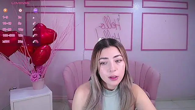 Snapshot of channel_blonde_a chatting on 02/13/25, 04:39 channel blonde a online show from 02/13/25, 04:39