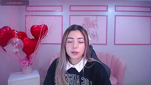 Snapshot of channel_blonde_a chatting on 02/04/25, 04:29 channel blonde a online show from 02/04/25, 04:29