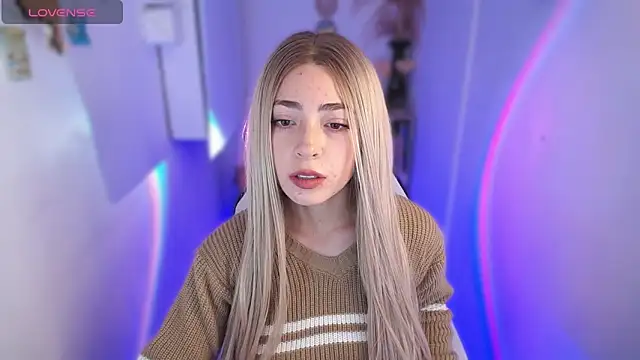 Snapshot of channel_blonde_a chatting on 10/02/25, 05:05 channel blonde a online show from 10/02/25, 05:05