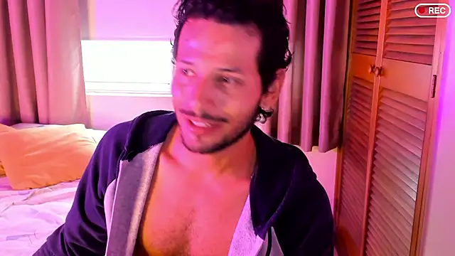 Nicholasrodrii online show from 12/22/25, 10:21