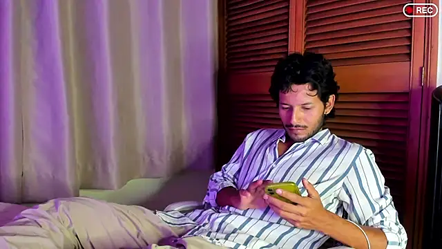 Nicholasrodrii online show from 09/24/25, 12:40