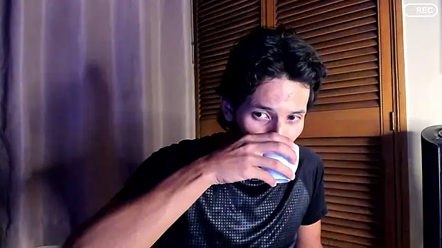 Nicholasrodrii online show from 09/10/25, 12:53