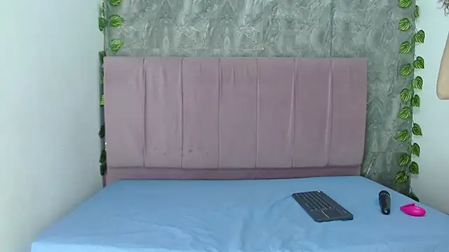 angelinabrookcm101 online show from 04/15/26, 04:29